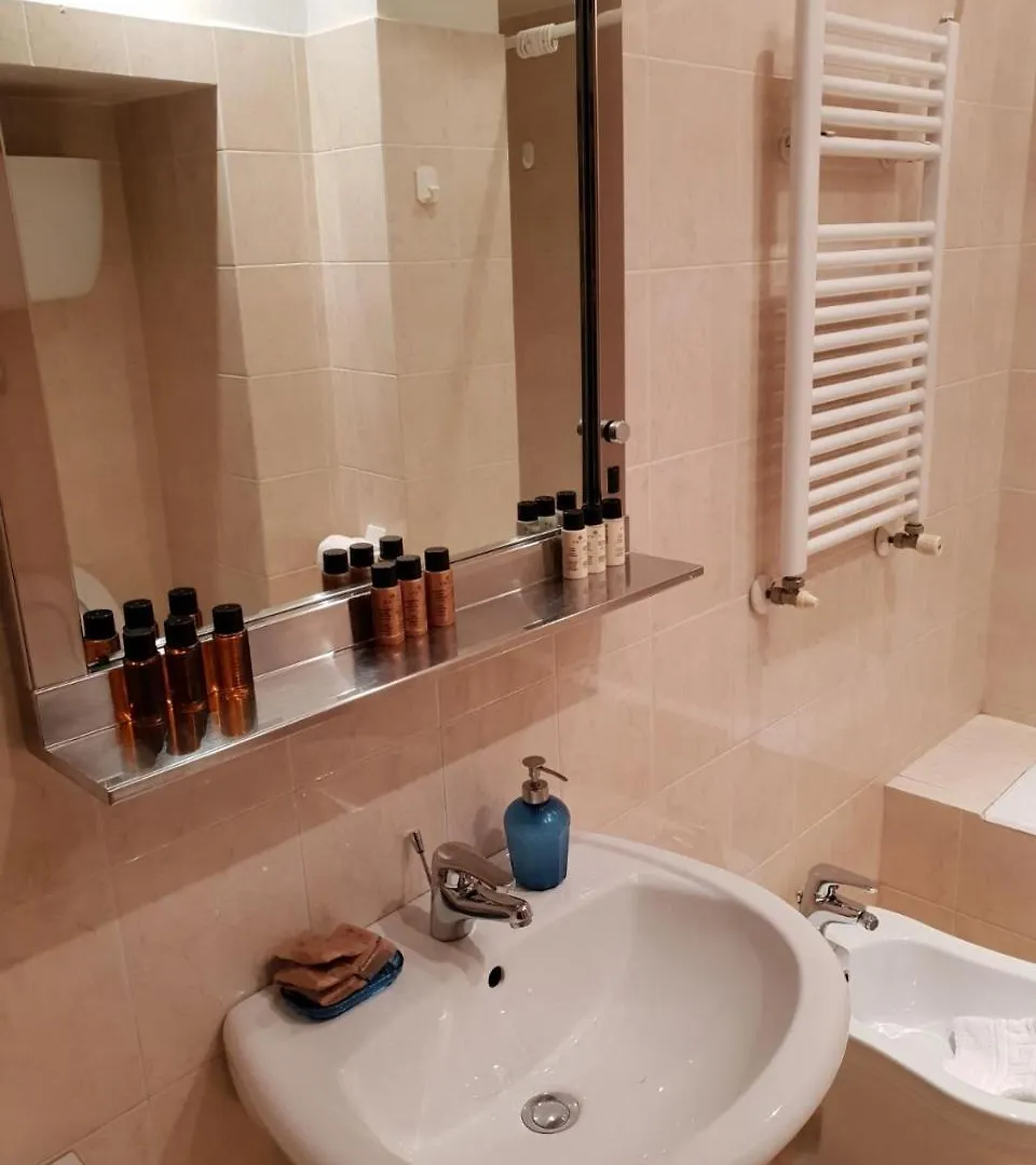 Big Apartment In Campo De Fiori Rome
